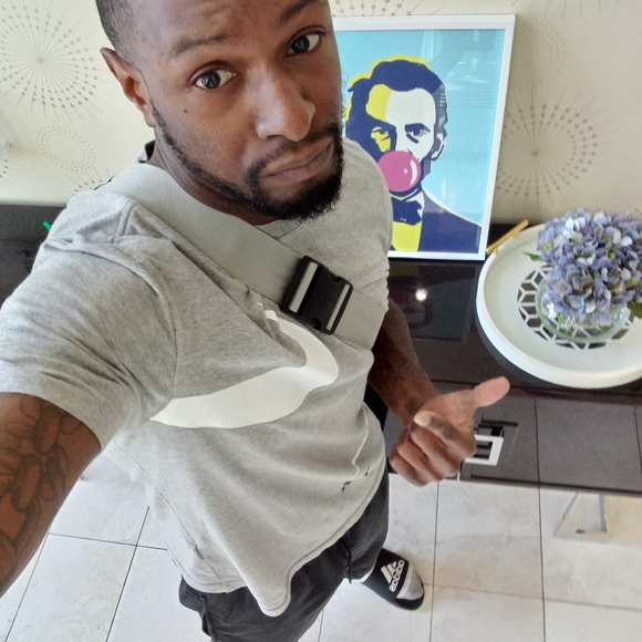 Style, Arrangement, Vanity, and Experience - Picture 3 of 5